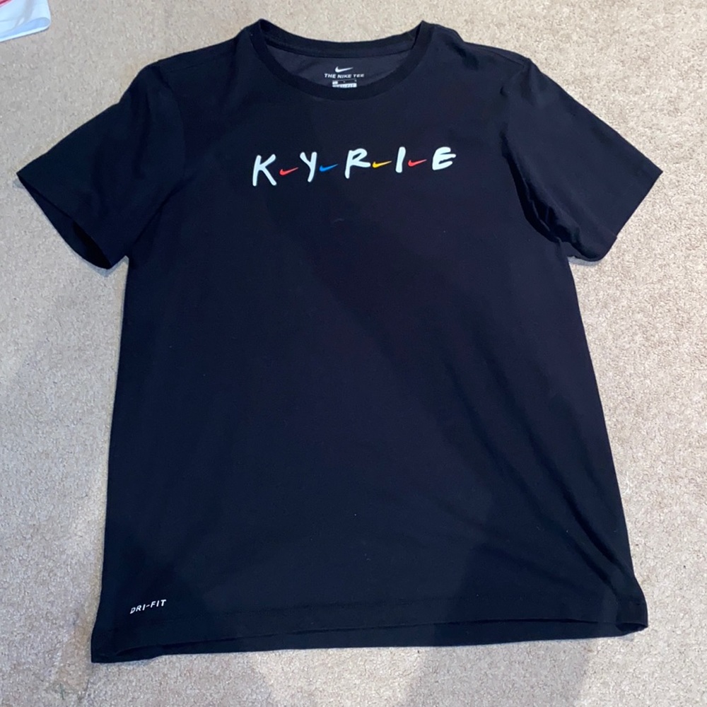 Nike Kyrie Friends edition